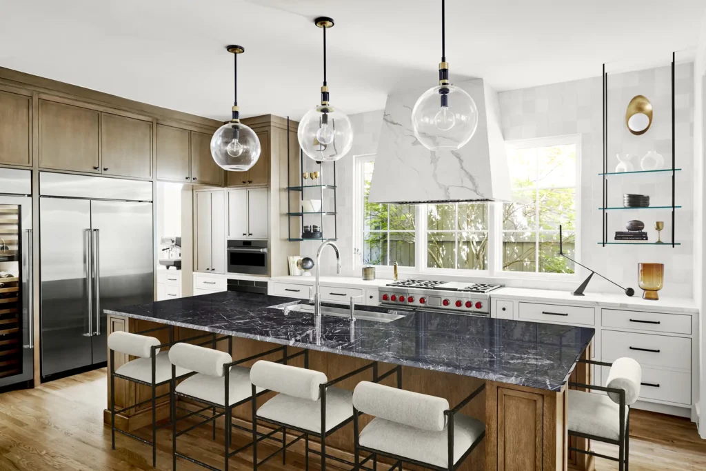 Modern luxury kitchen design by Yates Desygn for new Dallas residence